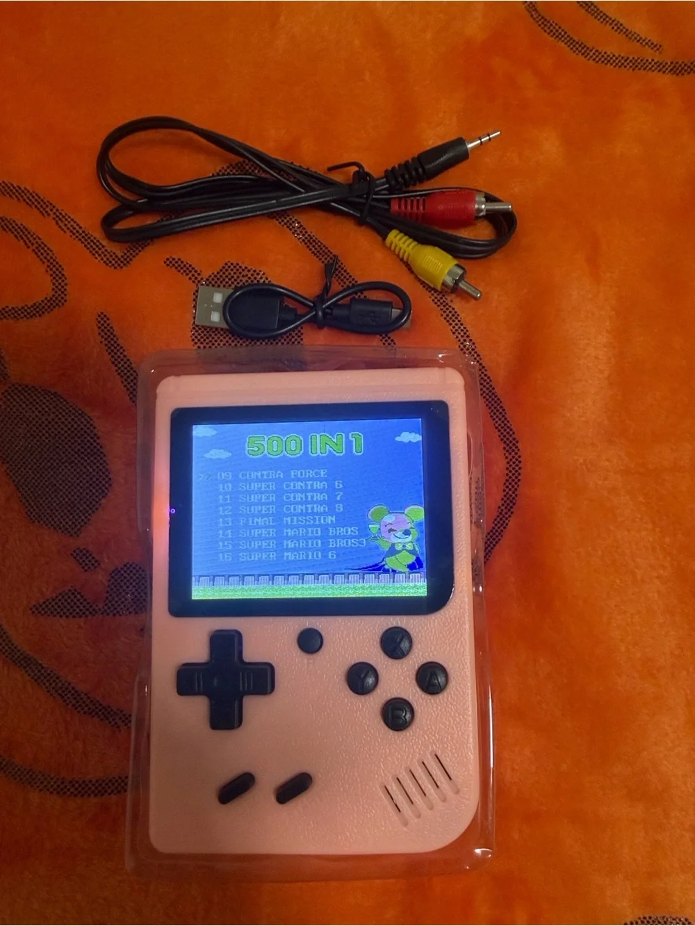 Retro Handheld Gaming Console - Pink  500 games included.
